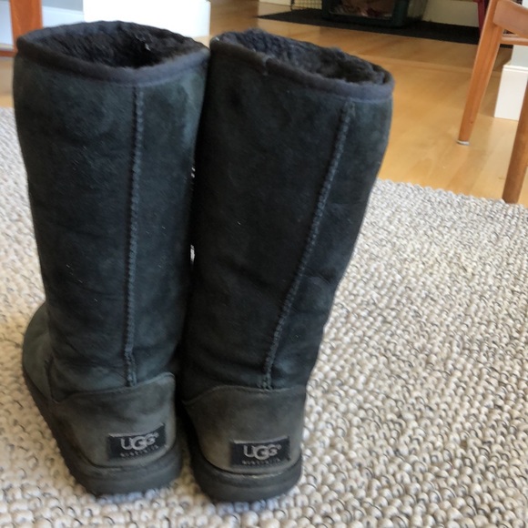 UGG - 5 - Tall Black Boots - Picture 6 of 9